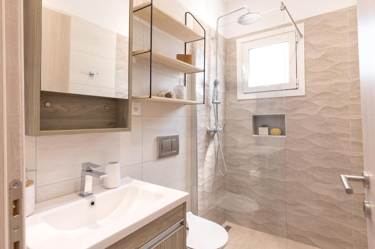 Renata & Filippos With Private Plunge Pool By Konnect *