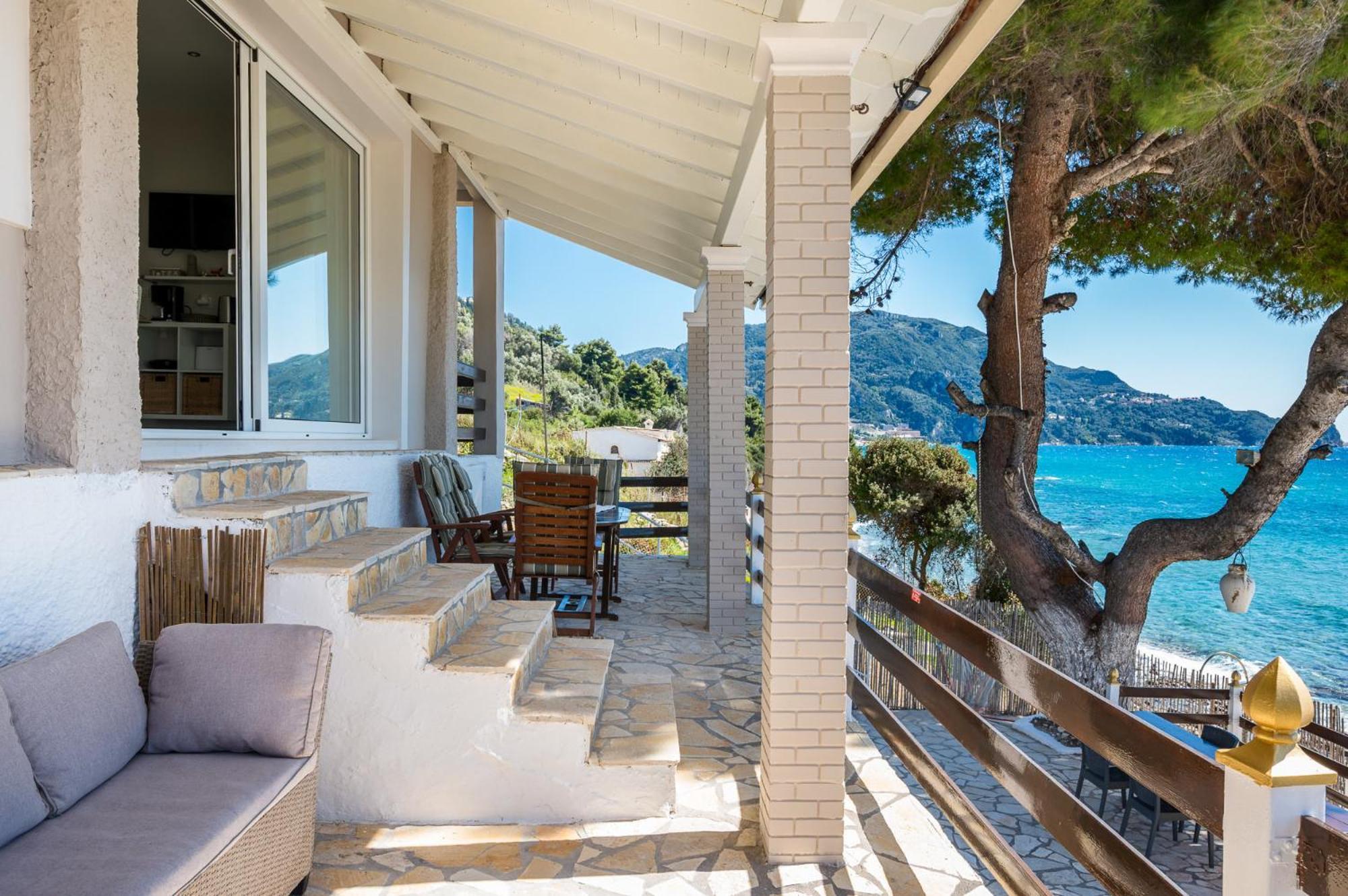 Renata & Filippos With Private Plunge Pool By Konnect *