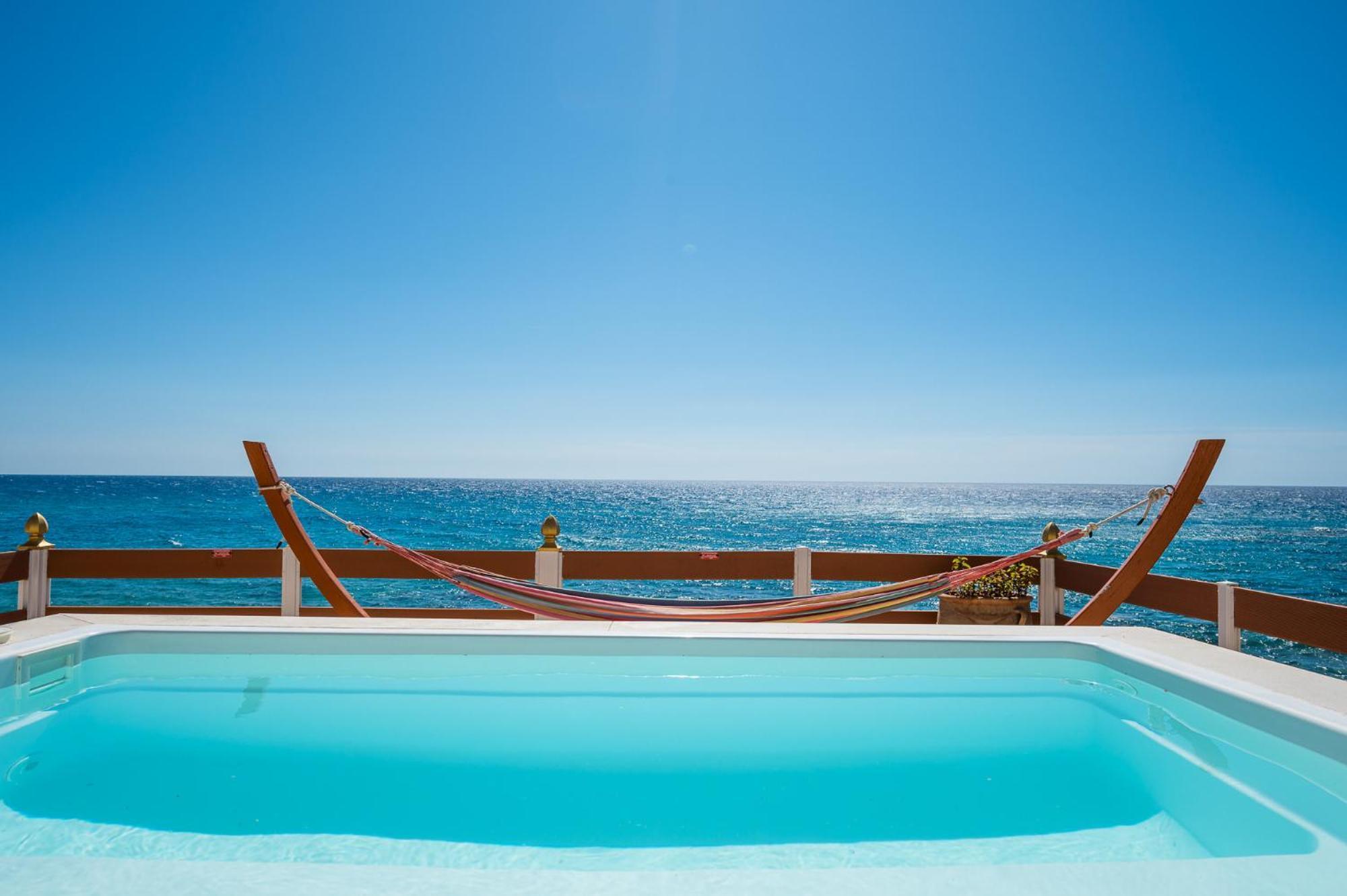 Renata & Filippos With Private Plunge Pool By Konnect Landhaus